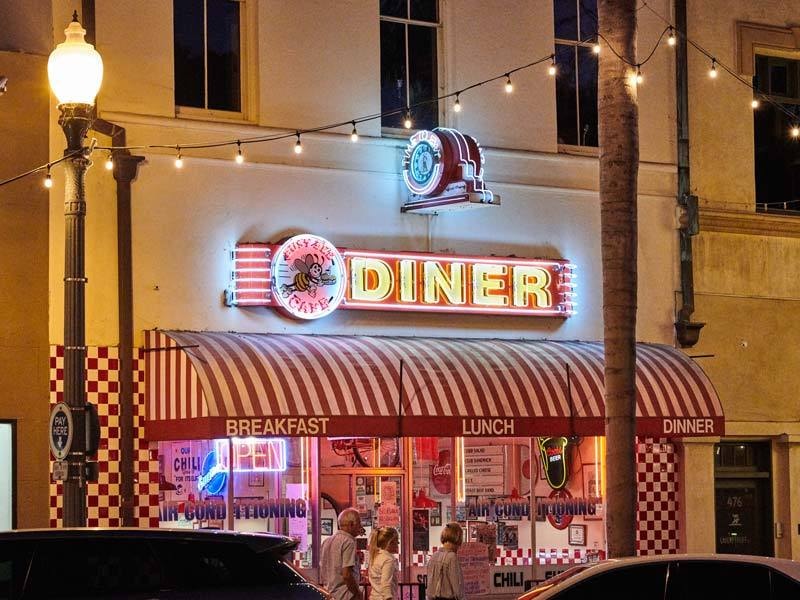 Busy Bee Diner in Ventura. Neon sign restoration.