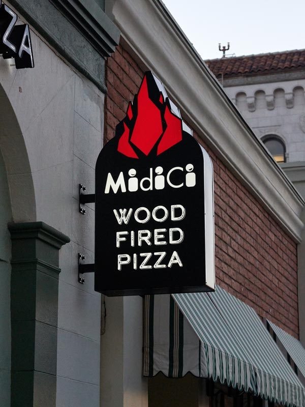 The blade sign for Midici Wood Fired Pizza in Ventura is also a lightbox sign since it's illuminated from the inside. 